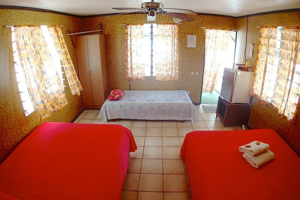 Pension Justine Tikehau Bagian luar foto